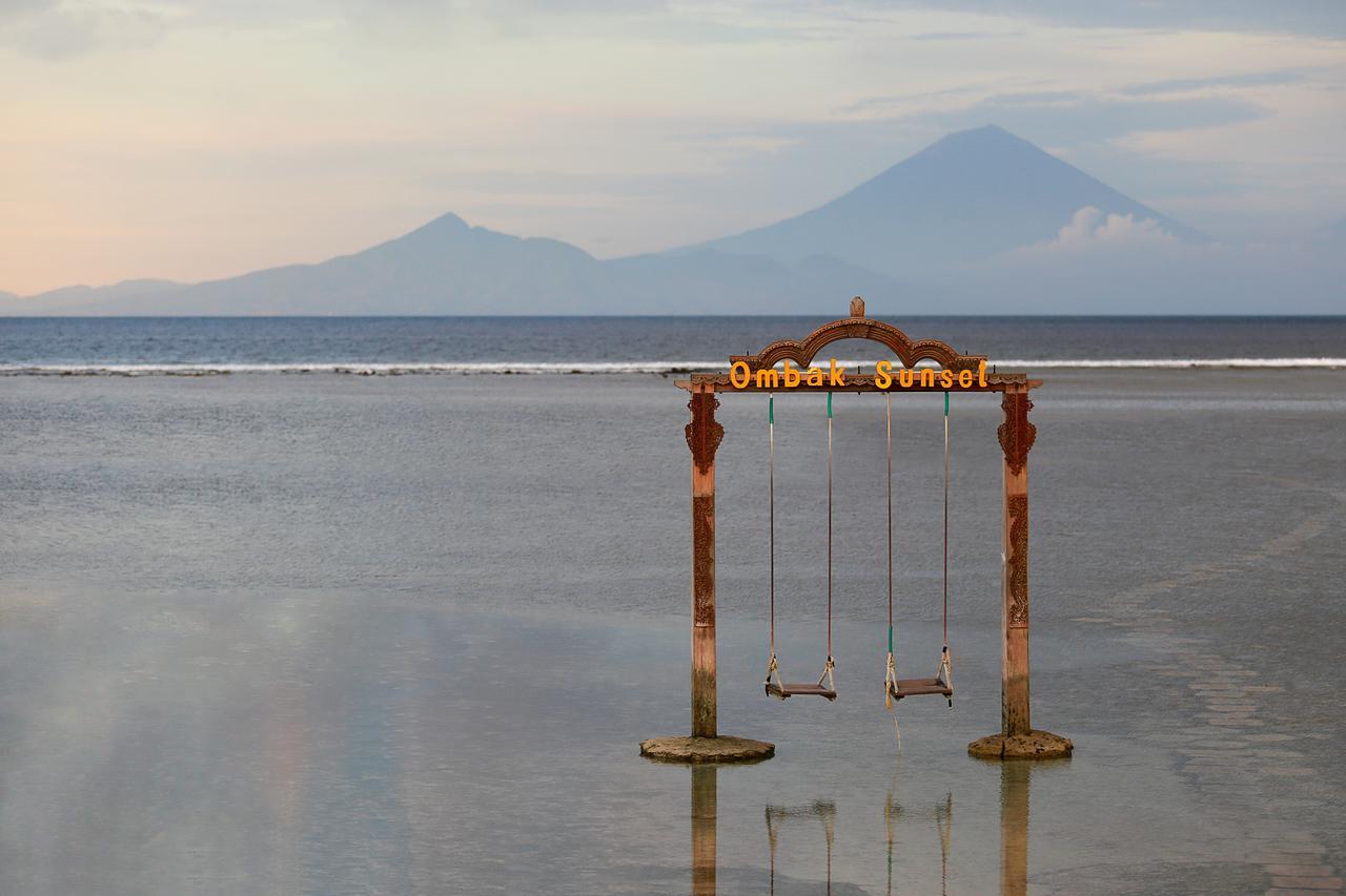 Hotel Ombak Sunset Gili Trawangan Esterno foto